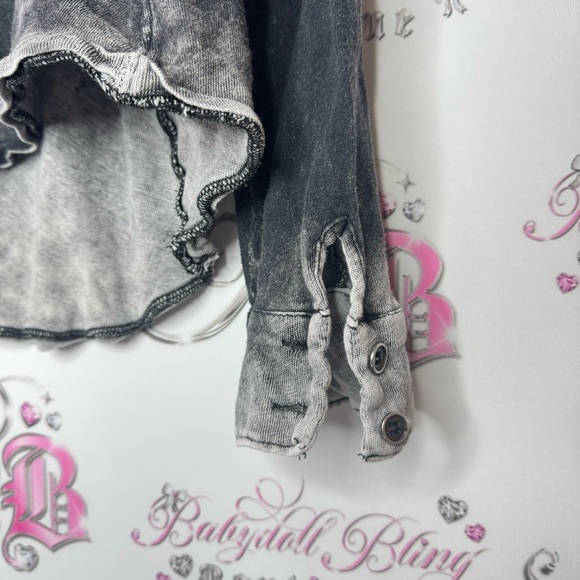 We the free top long sleeve high low back distressed grey black buttons cute - Picture 10 of 14